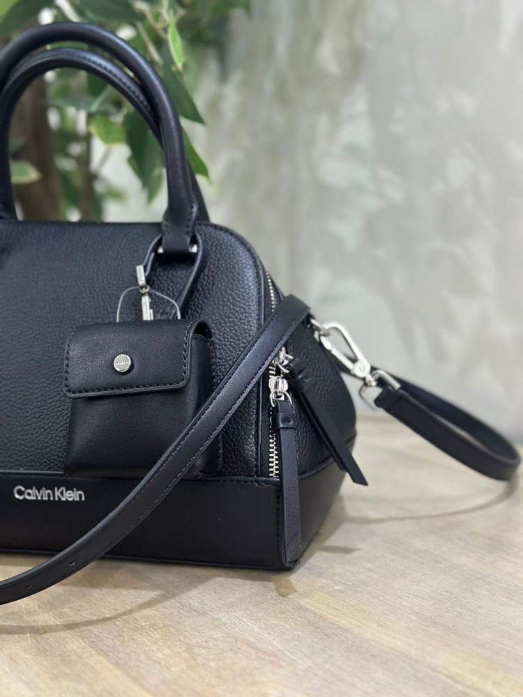 حقيبة من Calvin Klein
