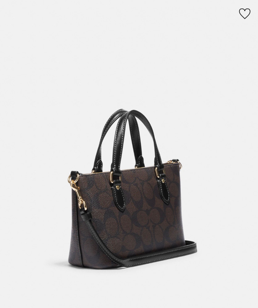 حقيبة من Coach