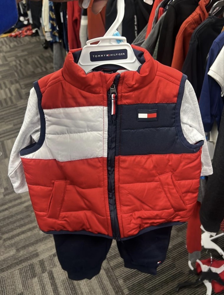 طقم من Tommy Hilfiger