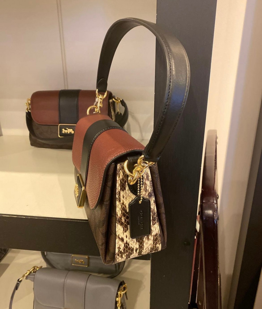 حقيبة من Coach