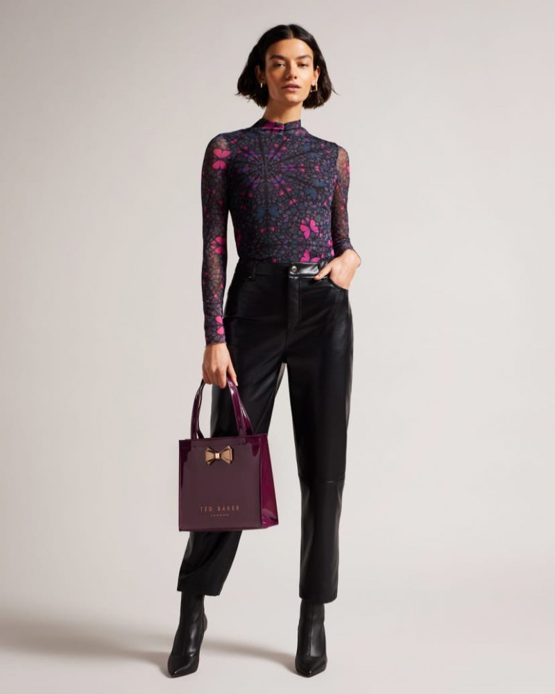 حقيبة من  Ted Baker