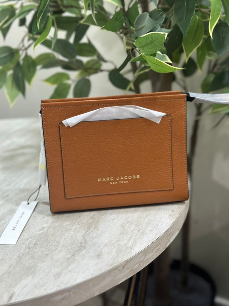 باوتش من Marc Jacobs