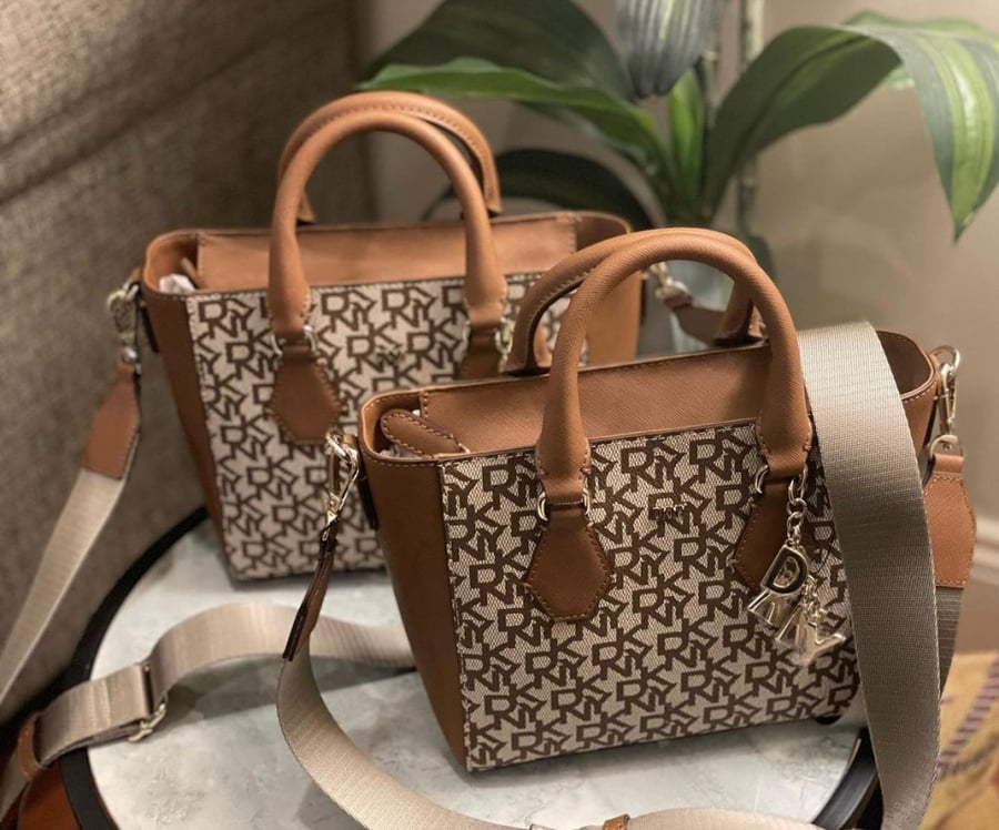 حقيبة من DKNY