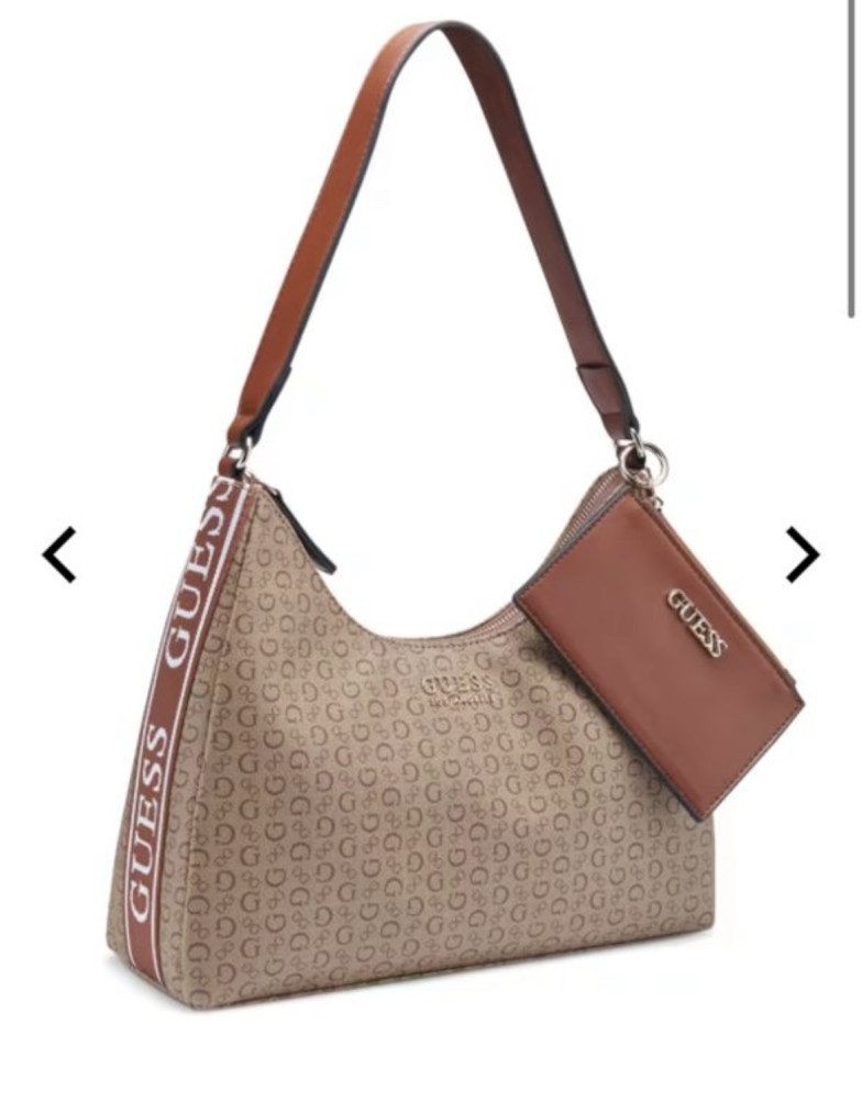 حقيبة من  GUESS