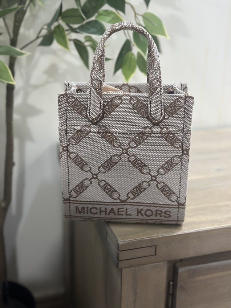 حقيبة من Michael Kors
