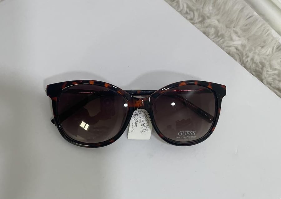 نظاره من Guess