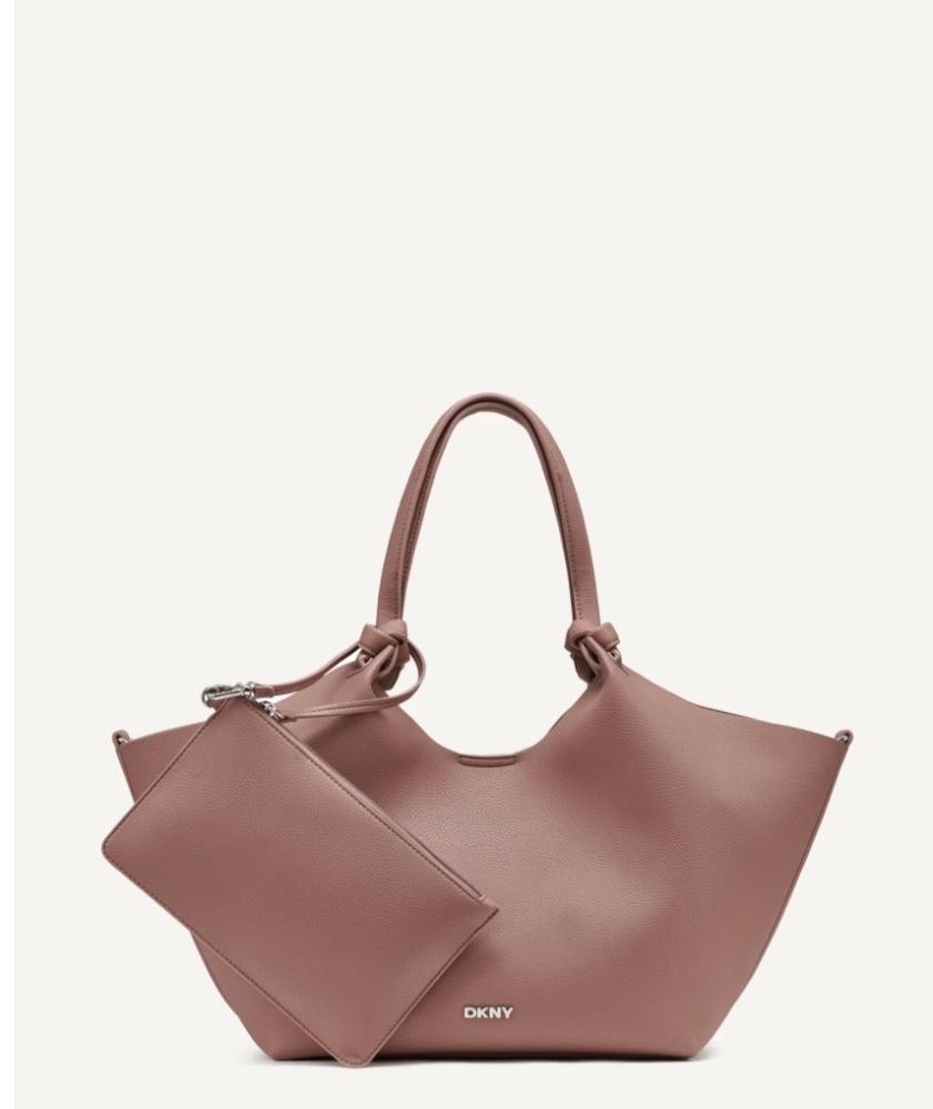 حقيبة من DKNY