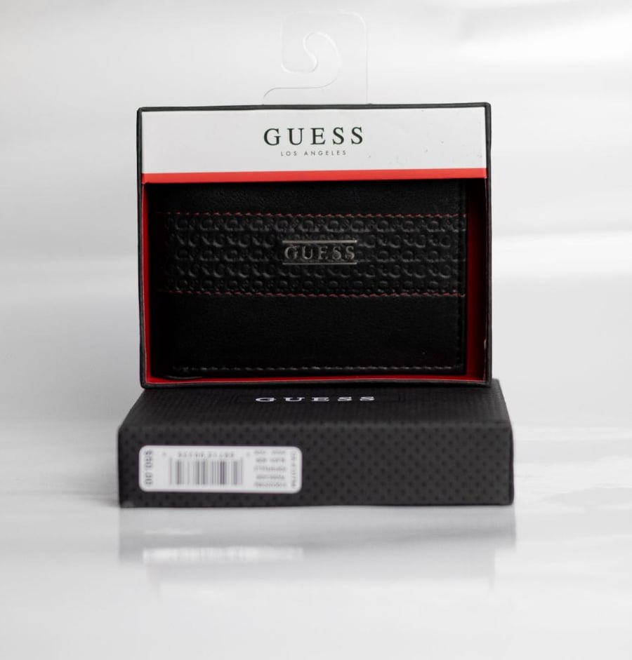 محفظه من Guess