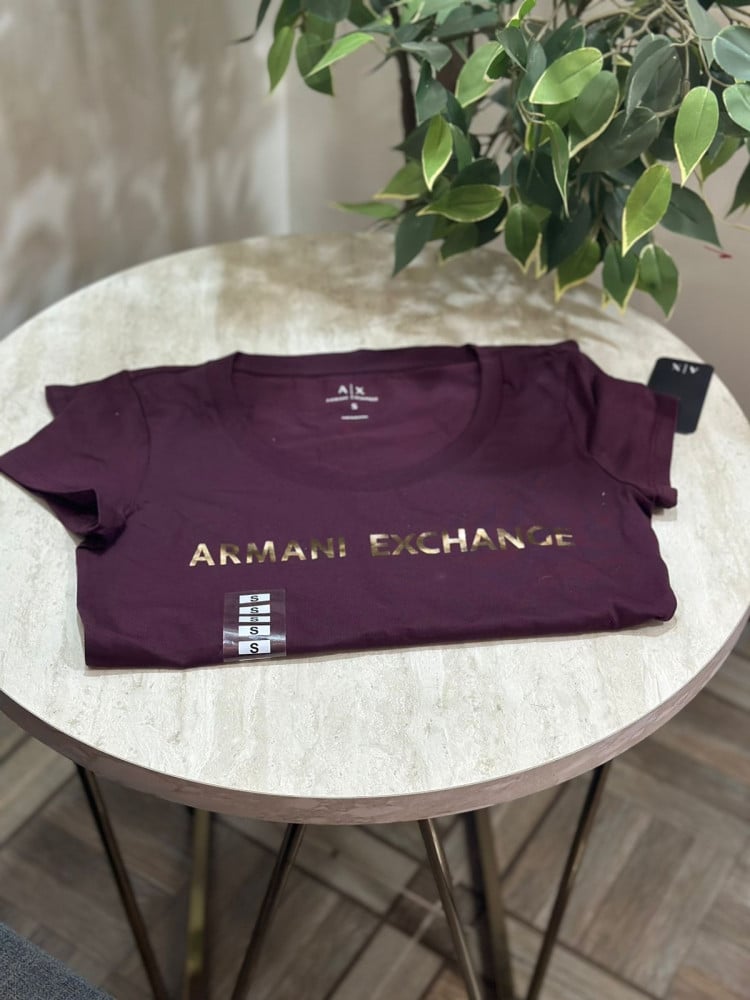 تي شيرت من ARMANI EXCHANGE