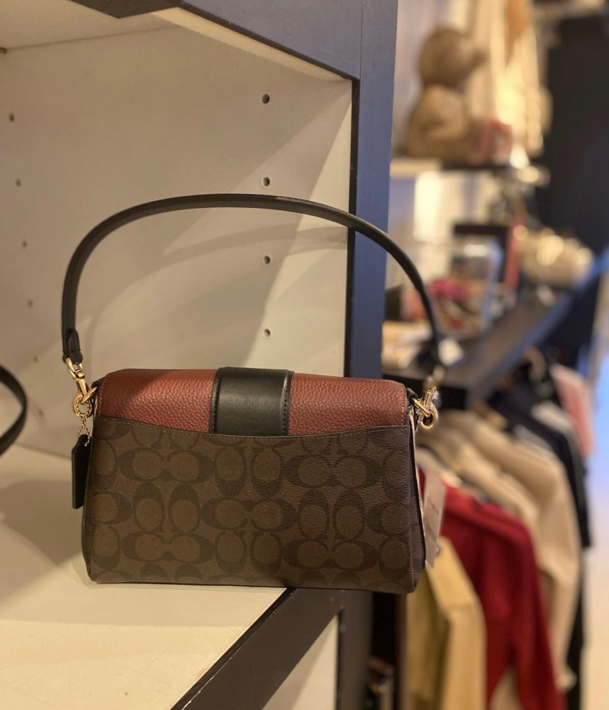 حقيبة من Coach