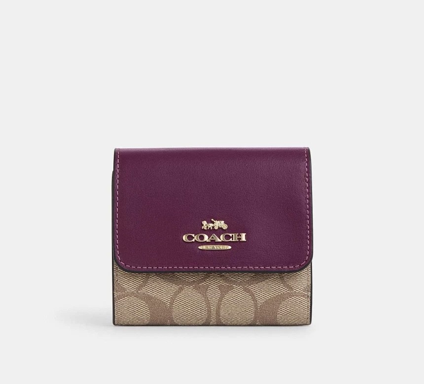 بوك من Coach
