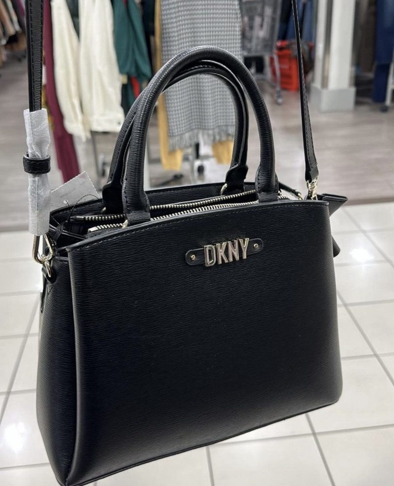 حقيبة من DKNY
