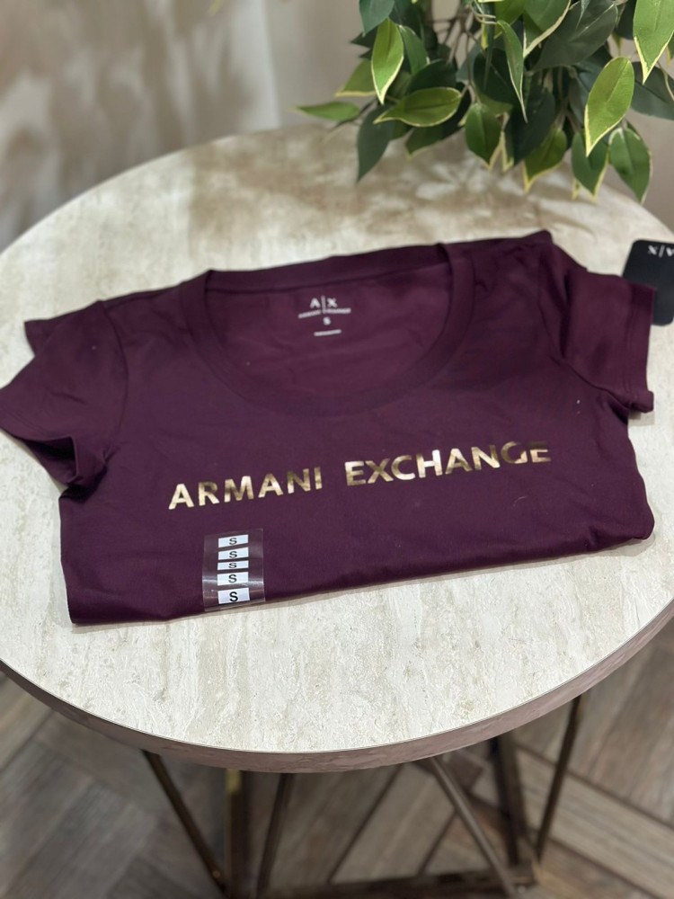 تي شيرت من ARMANI EXCHANGE