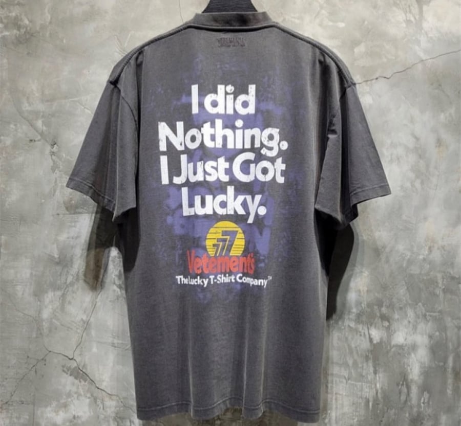 VETEMENTS T- Shirt