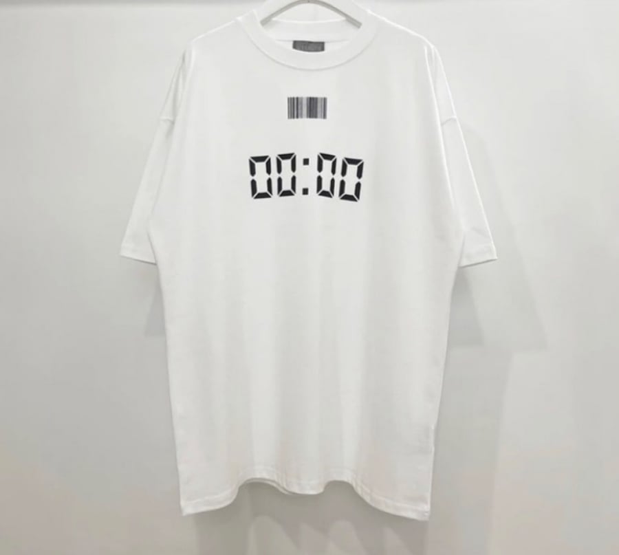 VESTMENTS T-shirt