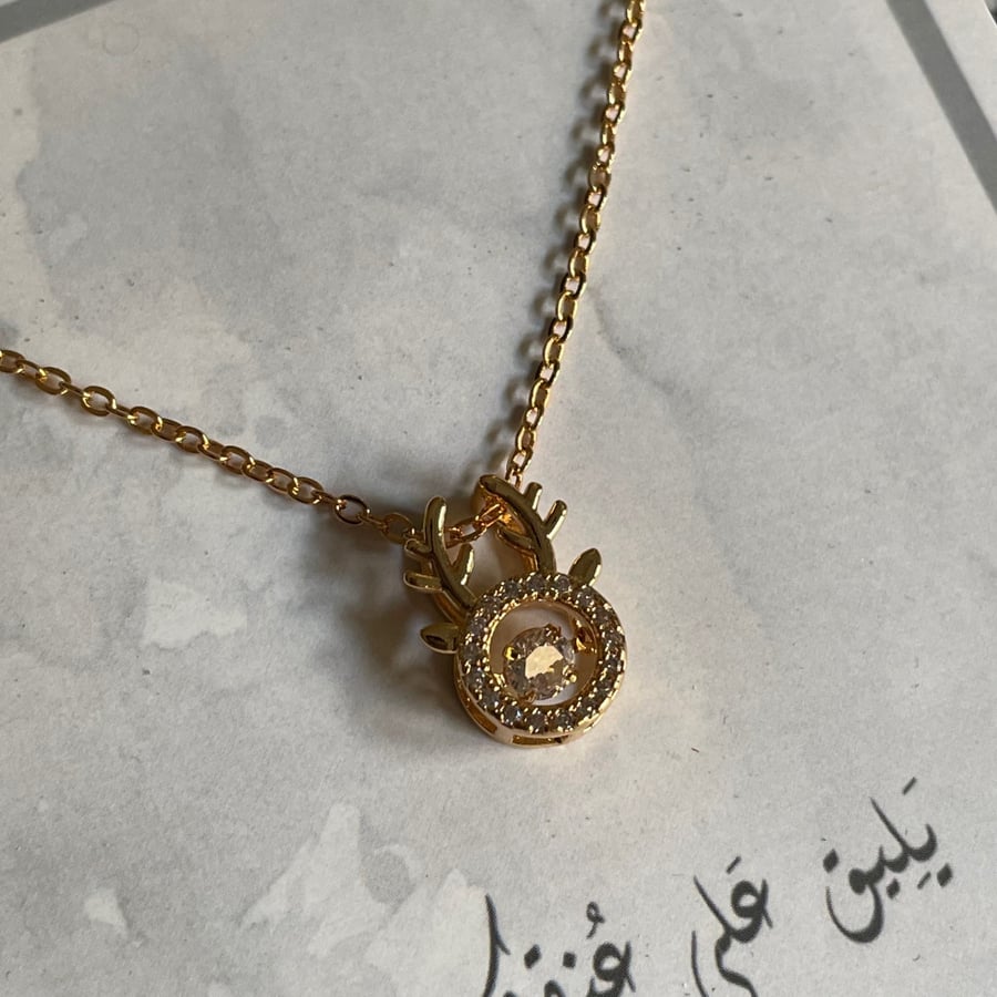 سلسال الغزالة ذهبي