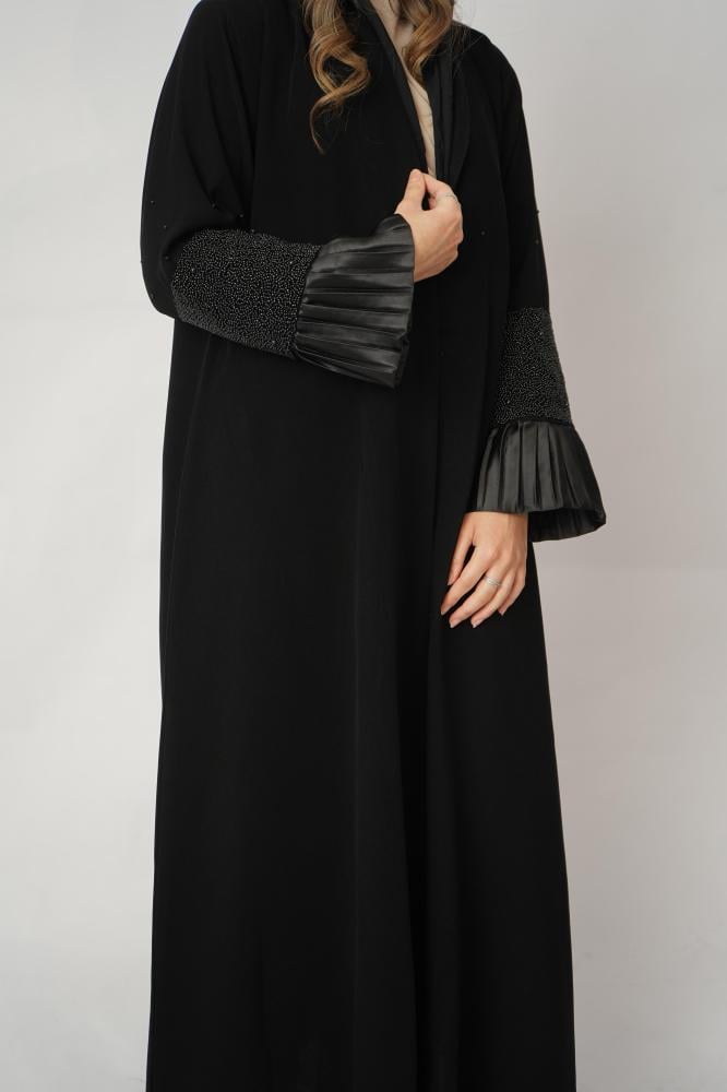 عبايه بتطريز لولو بالاكمام