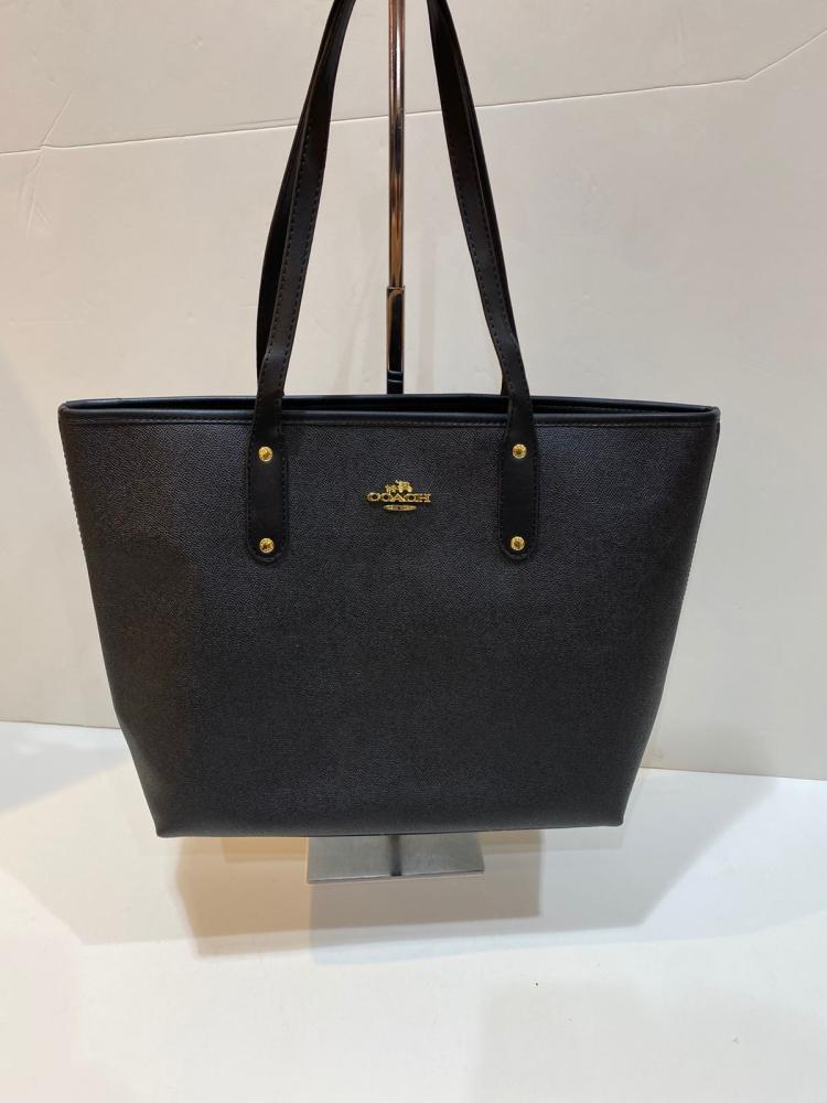 شنطة كوتش سلة اسود كلاسيك