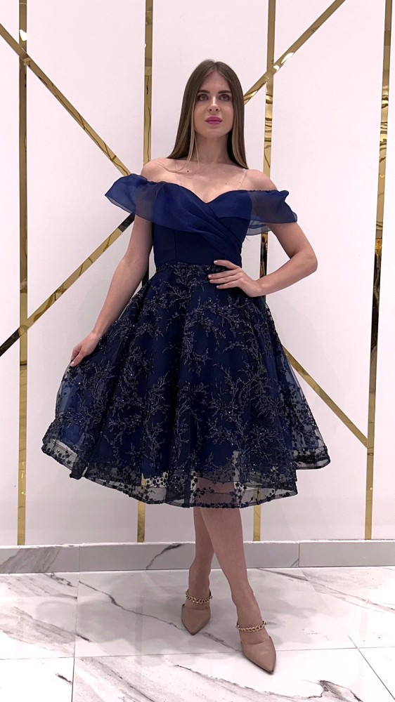 Evening dress 572