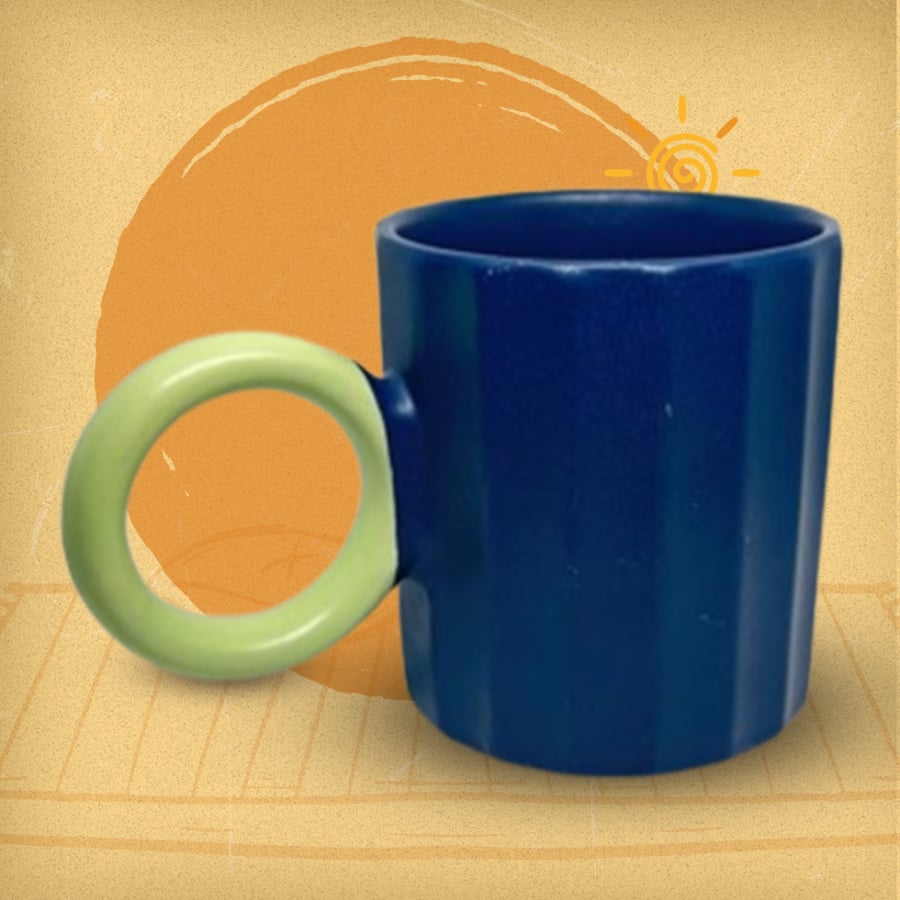 كوب بتصميم مختلف