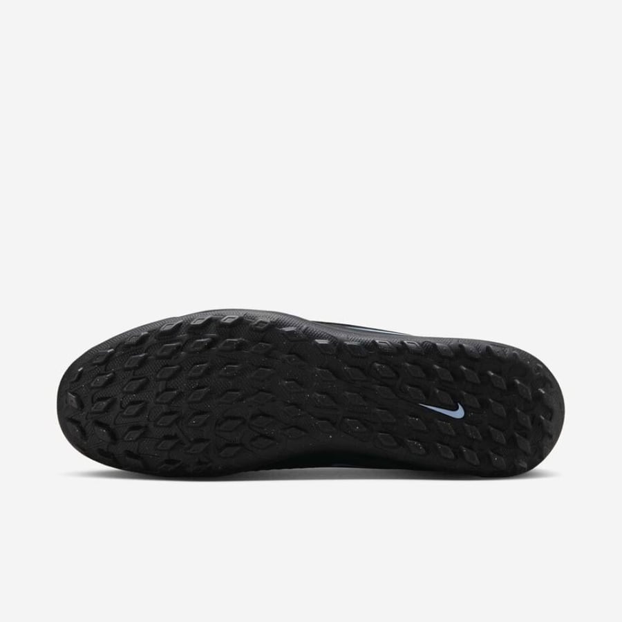 Nike Phantom Club 6 Low TF shoe