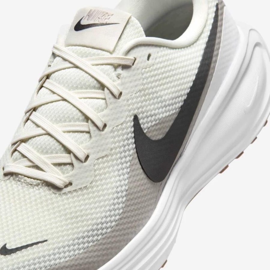 Nike Revolution 8 shoes