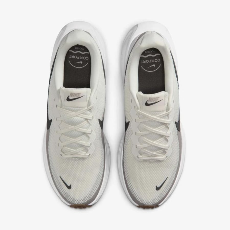 Nike Revolution 8 shoes