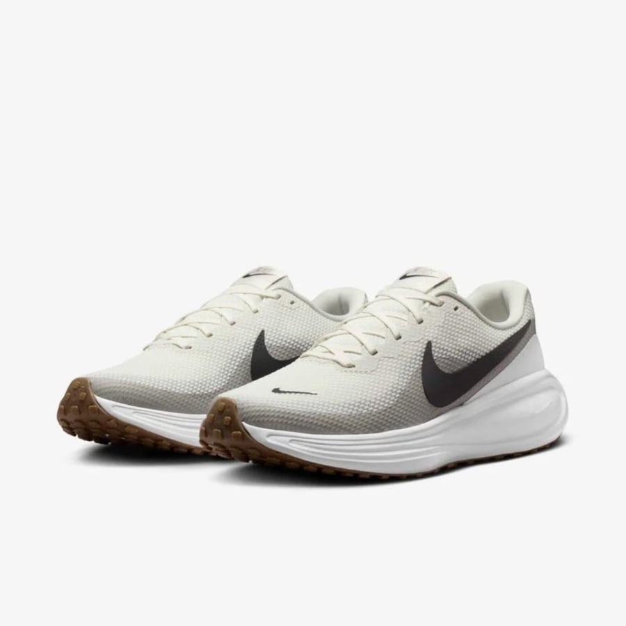 Nike Revolution 8 shoes