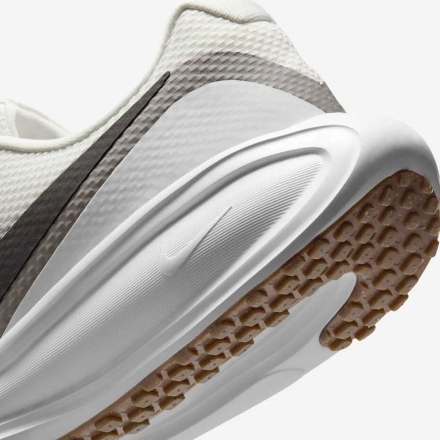 Nike Revolution 8 shoes