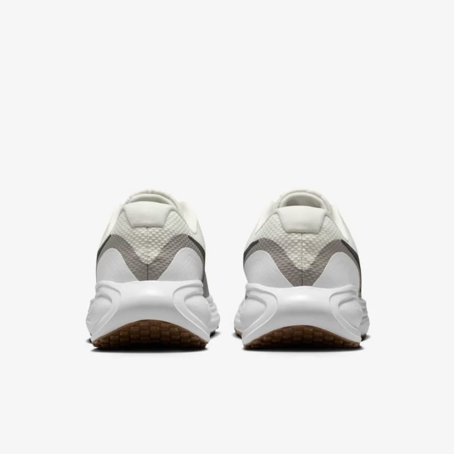 Nike Revolution 8 shoes