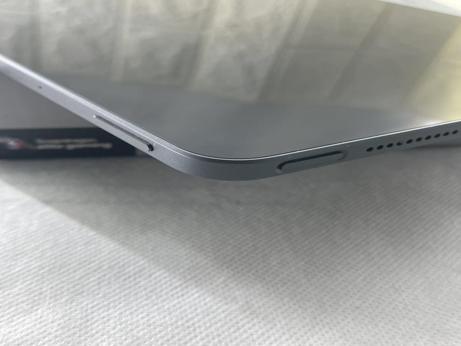 رد ماجيك  تابليت نوفا  ،1TB ،24 جيجا رام ، مستعمل نظيف ضمان شهر