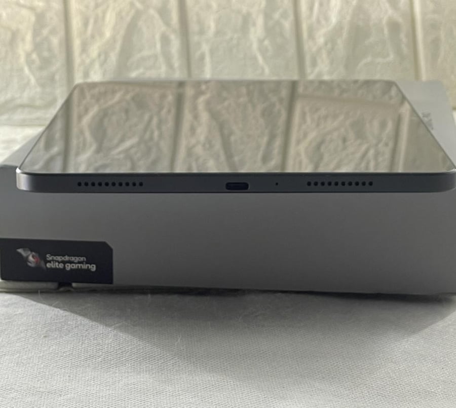 رد ماجيك  تابليت نوفا  ،1TB ،24 جيجا رام ، مستعمل نظيف ضمان شهر