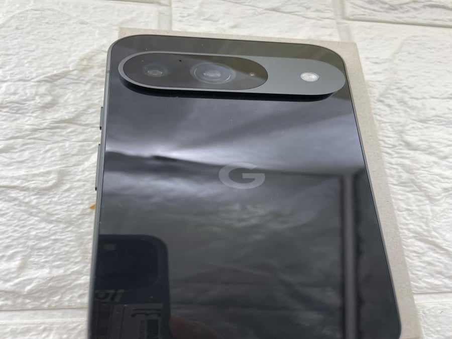 جوال جوجل بكسل 9 مستعمل أقل من 24 ساعة - Google Pixel 9 5G Used - 256GB / 12GB RAM أسود (2)