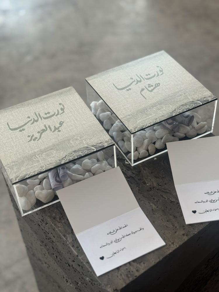 بوكس اكريلك مع غطاء خشب