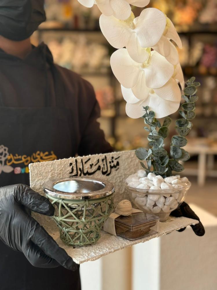 قاعدةمع المبخره والعود الكمبودي الفاخر