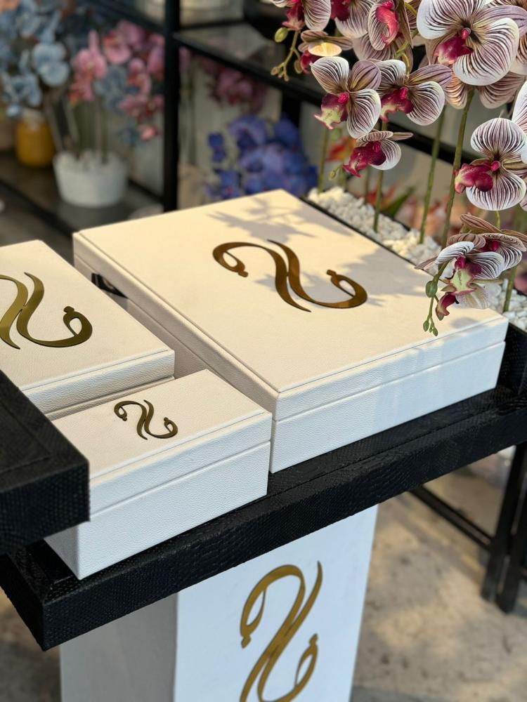 Two wedding networks with parents' gifts