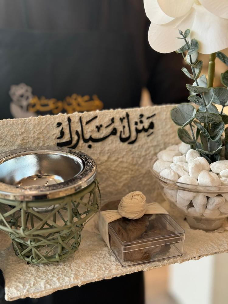 قاعدةمع المبخره والعود الكمبودي الفاخر
