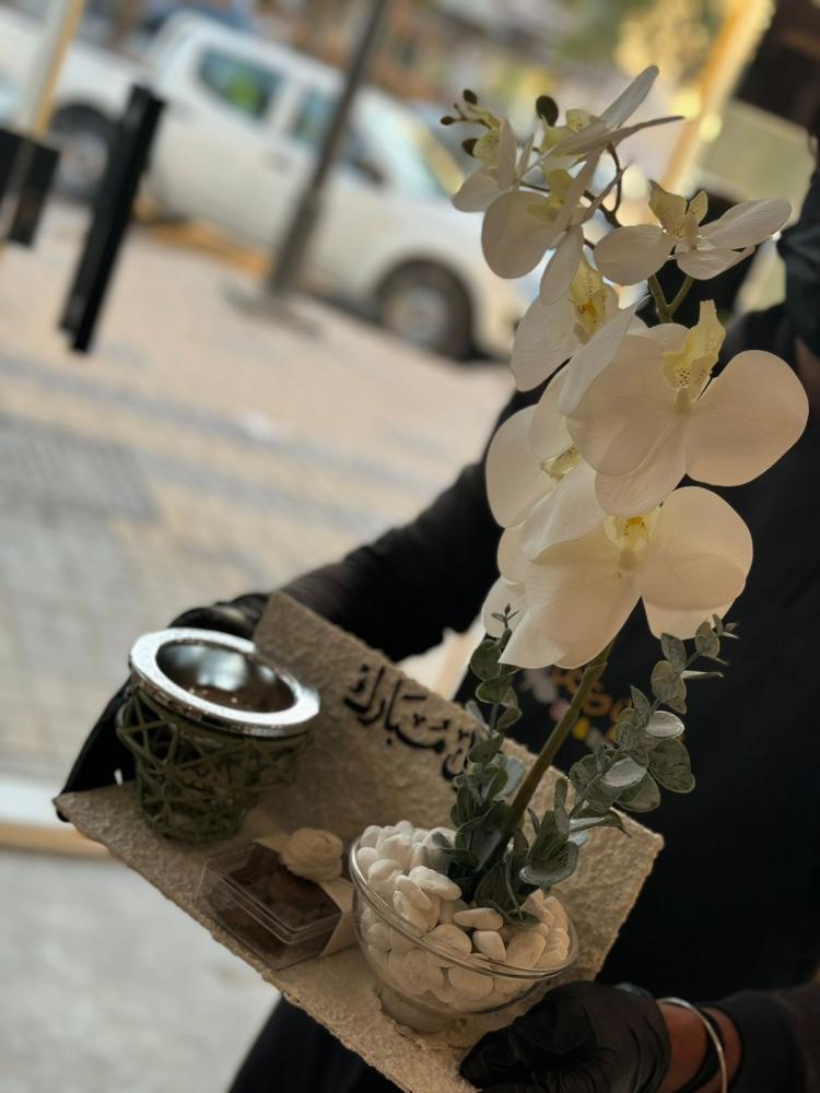 قاعدةمع المبخره والعود الكمبودي الفاخر