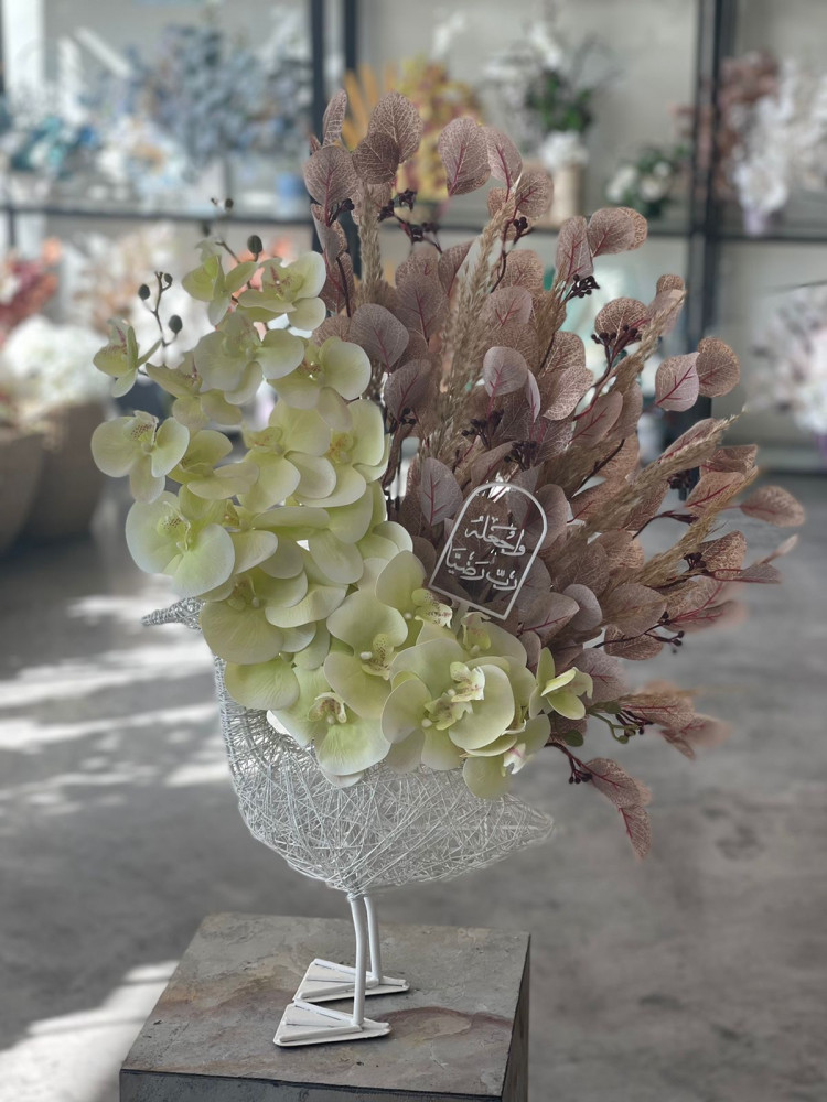 فازة ورد صناعي