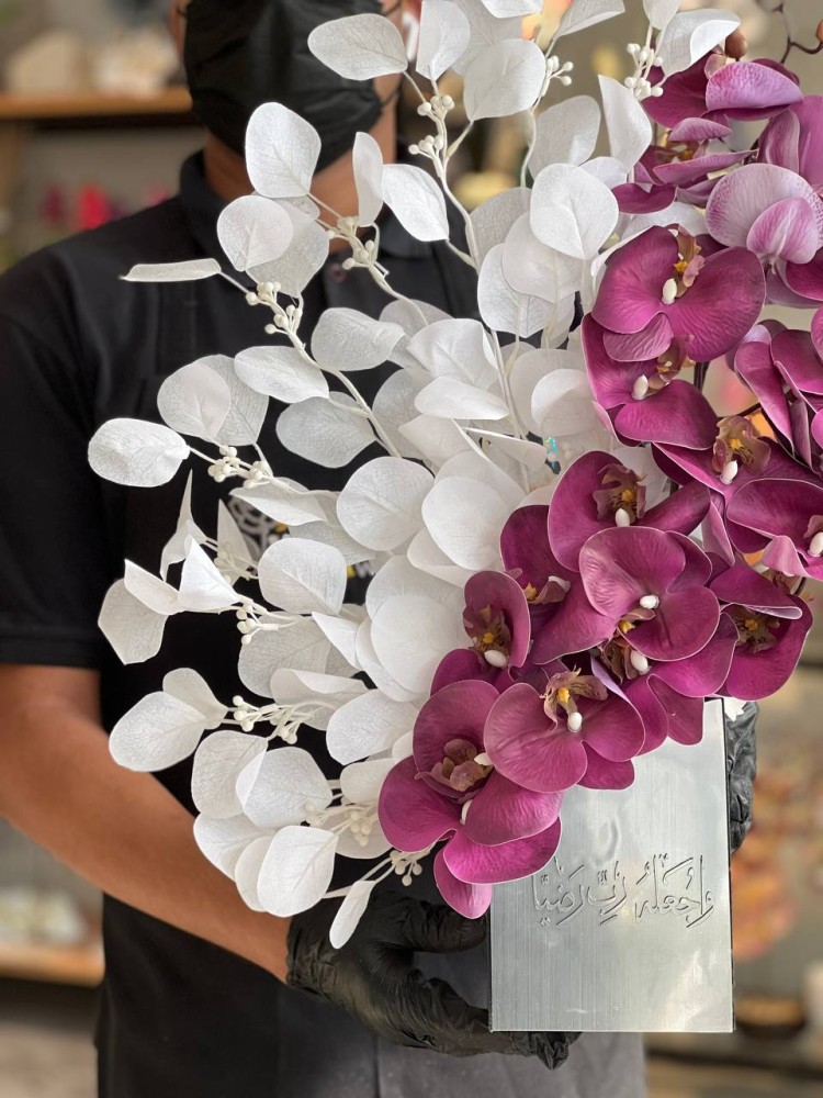 A vase with elegant coordination