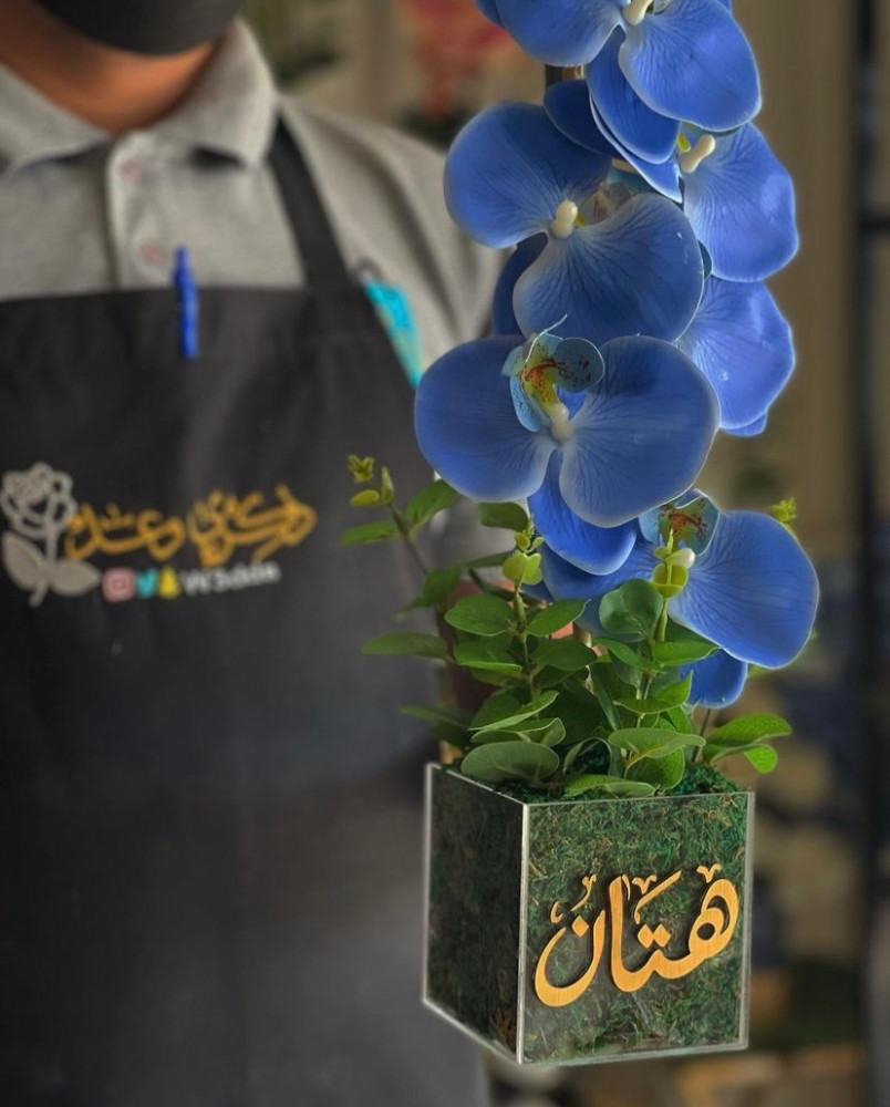 فازة ورد صناعي