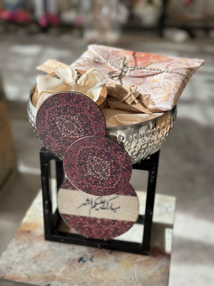 نقصه رمضانيه عباره عن سجاده ومبخره ورقائق البخور الطبيعي