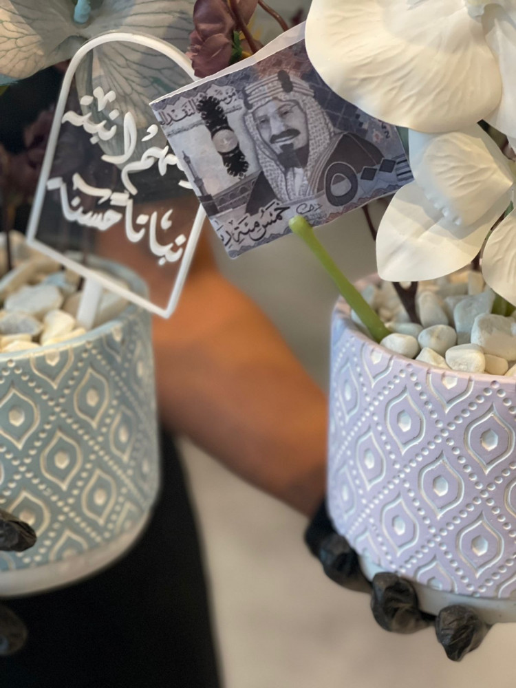 فازه ورد صناعي