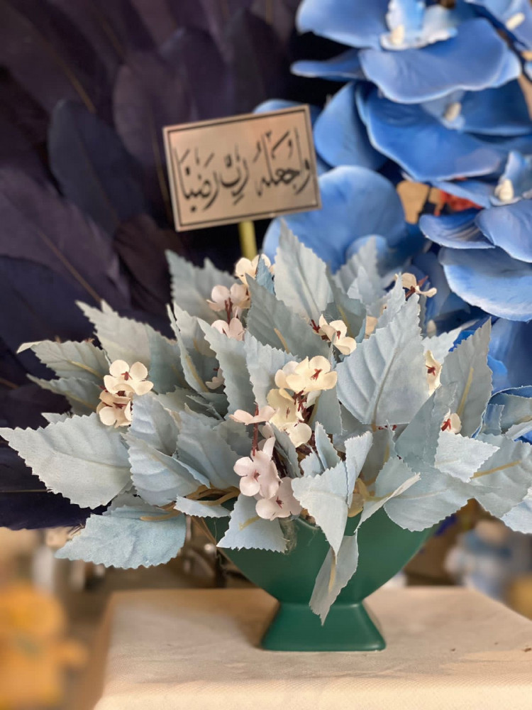 فازه ورد صناعي