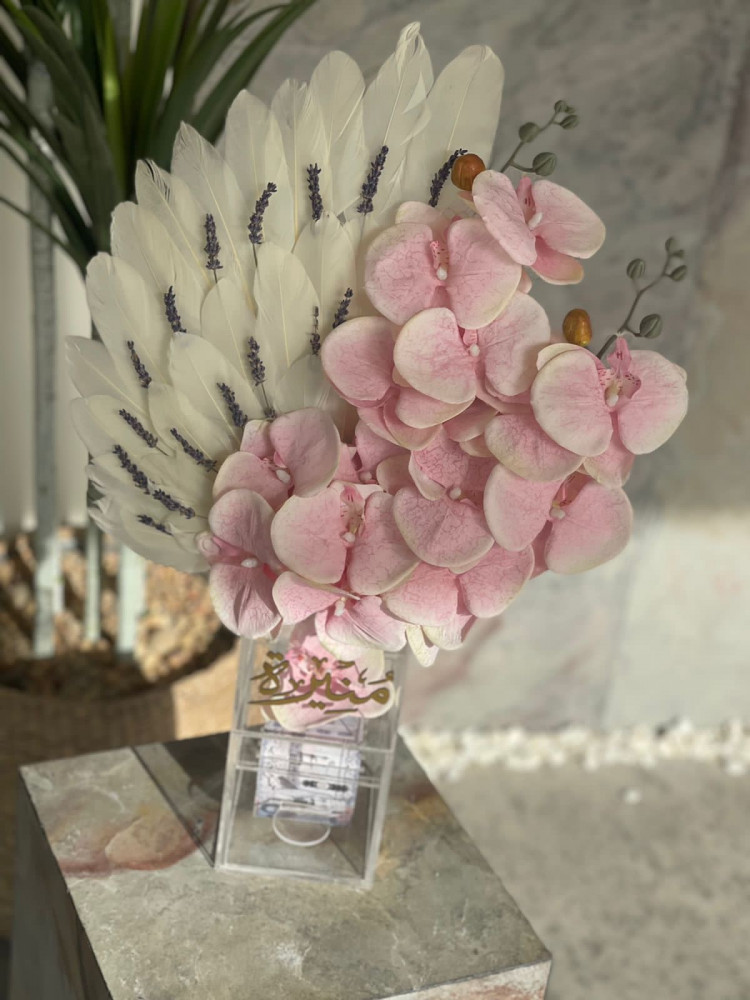 فازة ورد صناعي