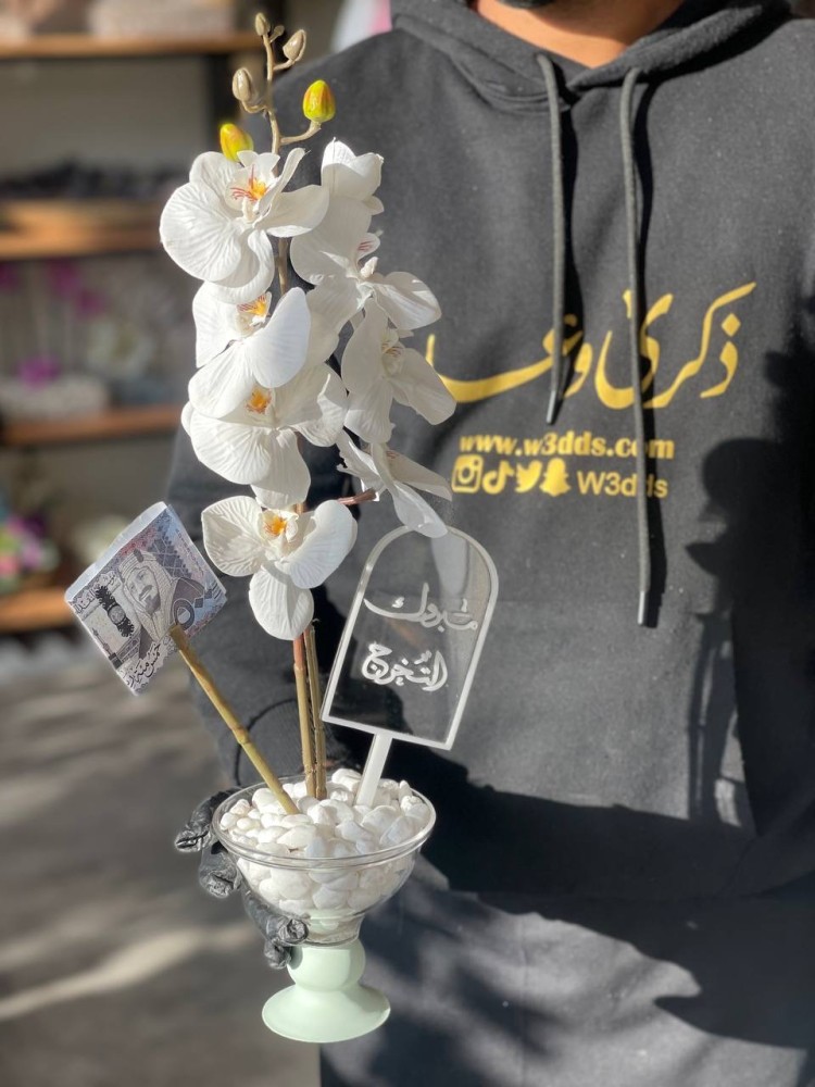 فازة ورد صناعي