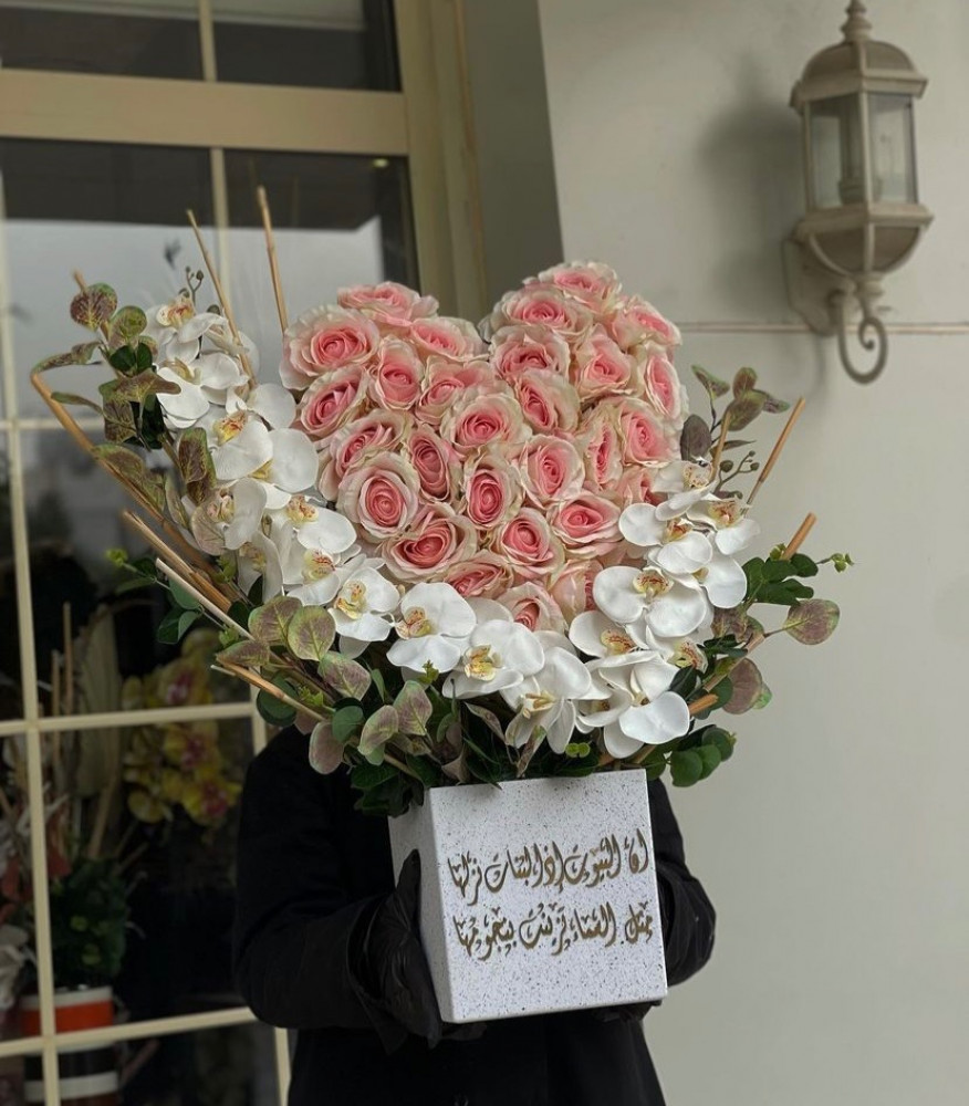 فازه ورد صناعي