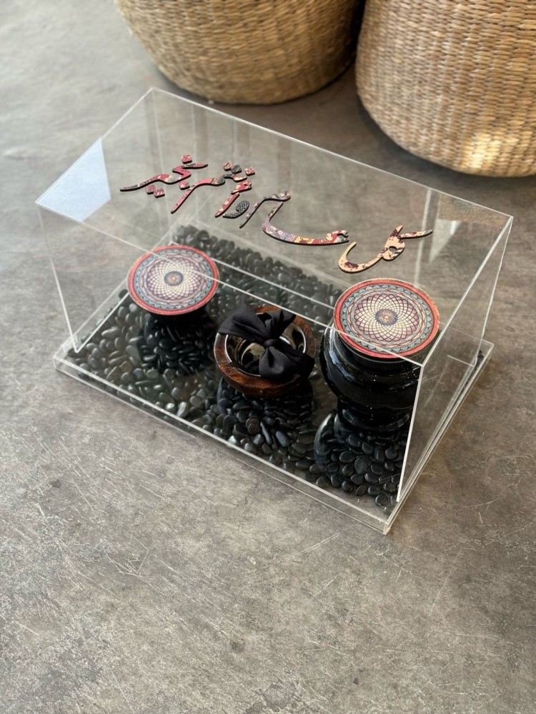 معايدة عباره عن فواحه ومبخرة الخشب وبخور كمبودي فاخر