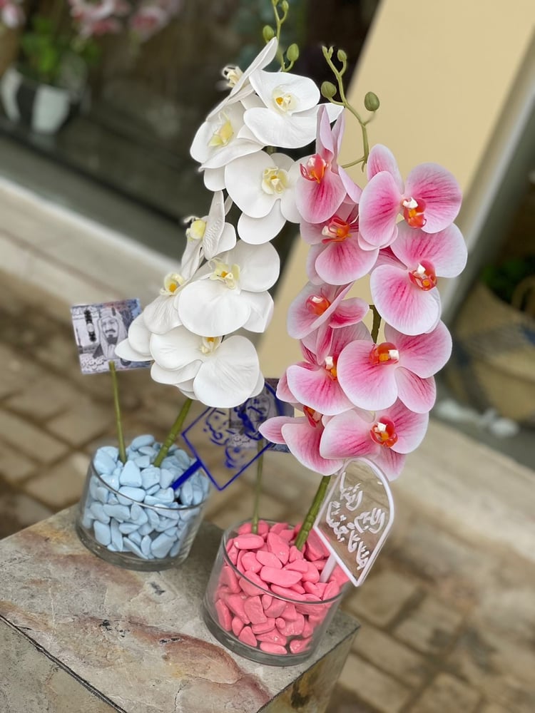 فازه زجاج بتنسيق الاوركيد الفاخر