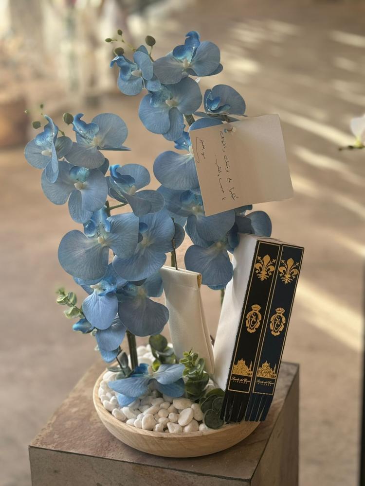 فازة الخشب الطبيعي مع الاركيد